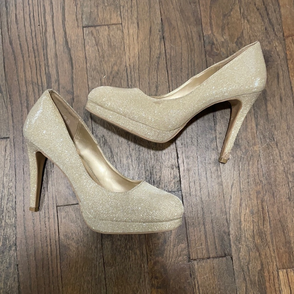 Gold/Silver Sparkly Pumps
